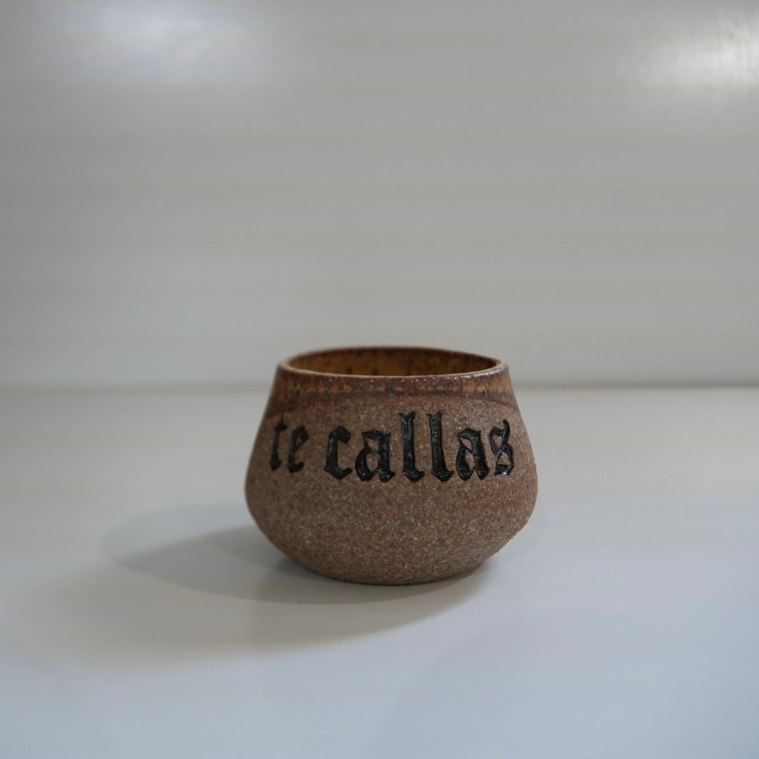 Te callas